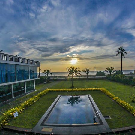 Hotel Calypso Sunset Iranawila Exterior foto
