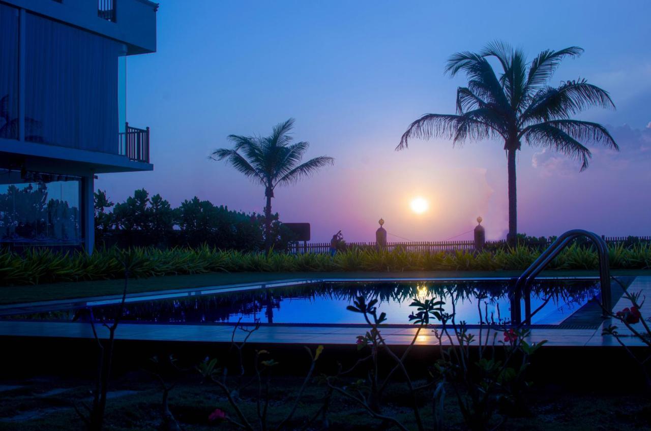 Hotel Calypso Sunset Iranawila Exterior foto