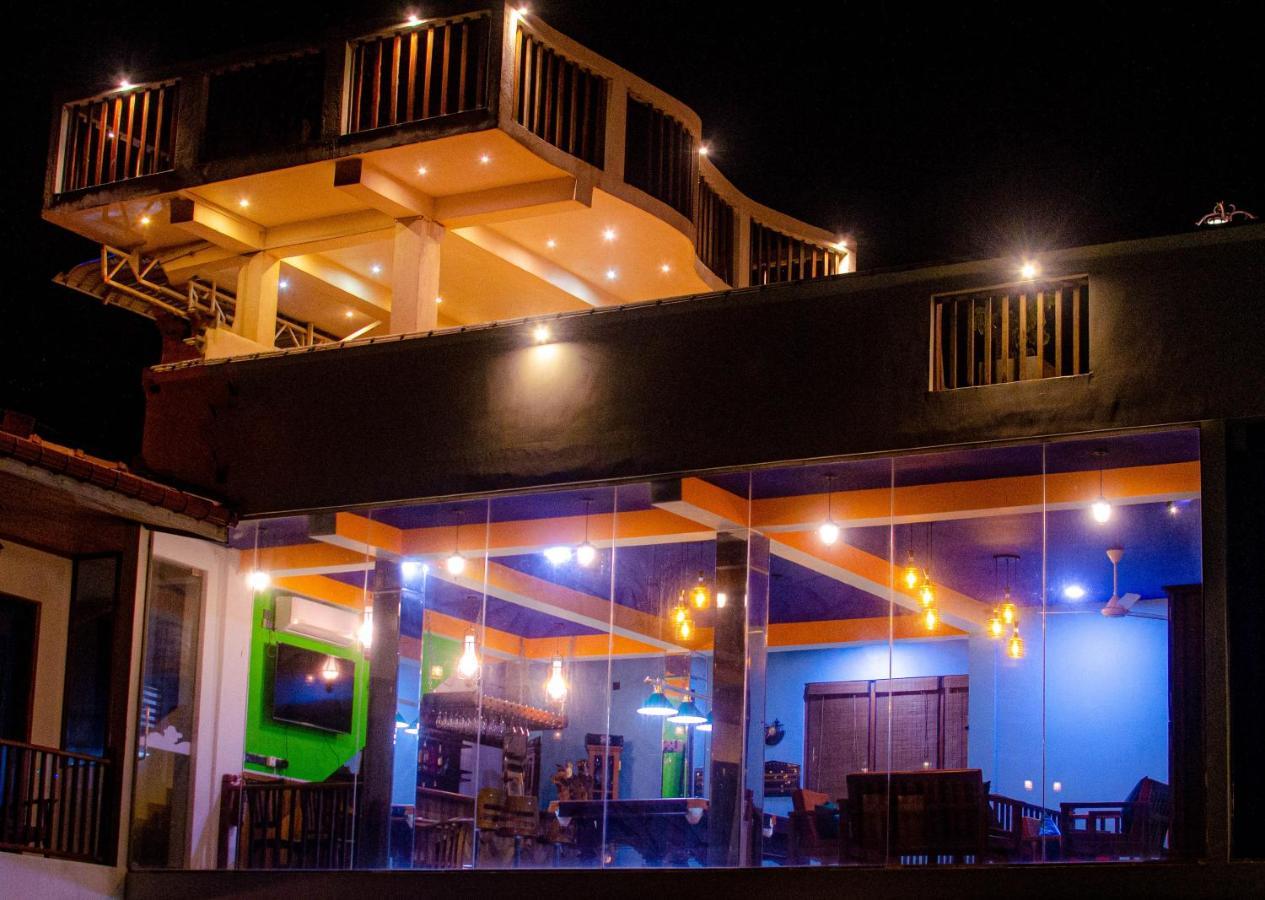 Hotel Calypso Sunset Iranawila Exterior foto
